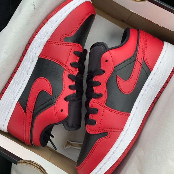 Air Jordan 1 low Reverse Bred - Picture 2 of 8